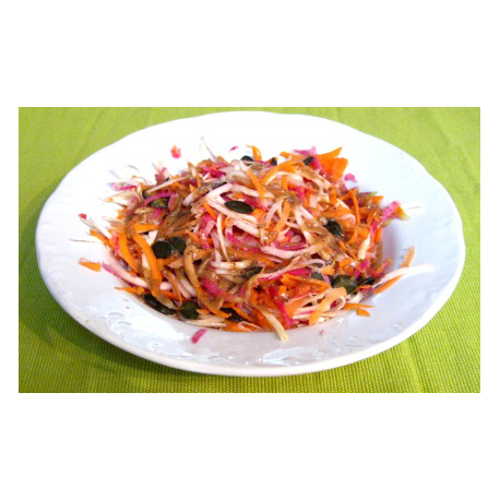 Salade bollywood, Radis asiatique rose, panais et carottes, et vinaigrette au miel